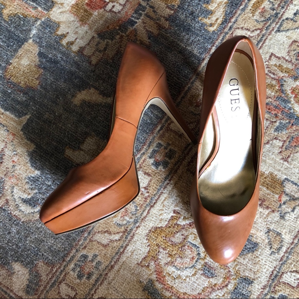 Guess high heel shoes